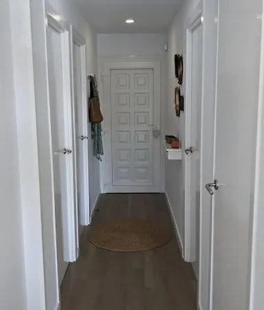 Cozy, Sunny And Close To The