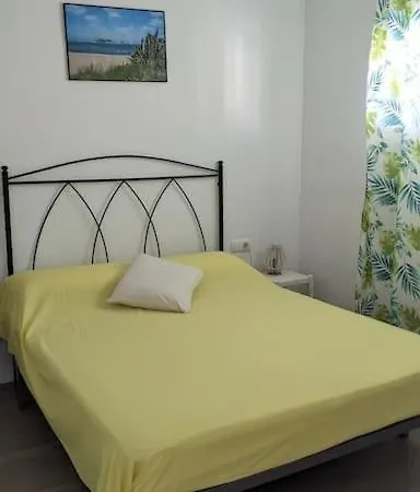 Cozy, Sunny And Close To The *