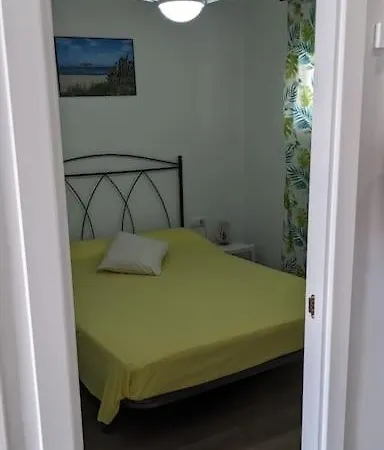 Apartamento Cozy, Sunny And Close To The