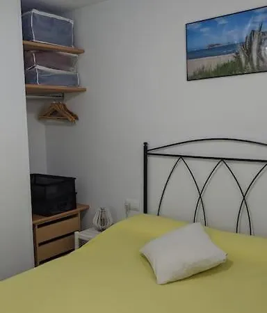 Cozy, Sunny And Close To The Apartment *